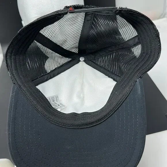 Colourful SnapBack Saucony hat - Picture 3 of 3